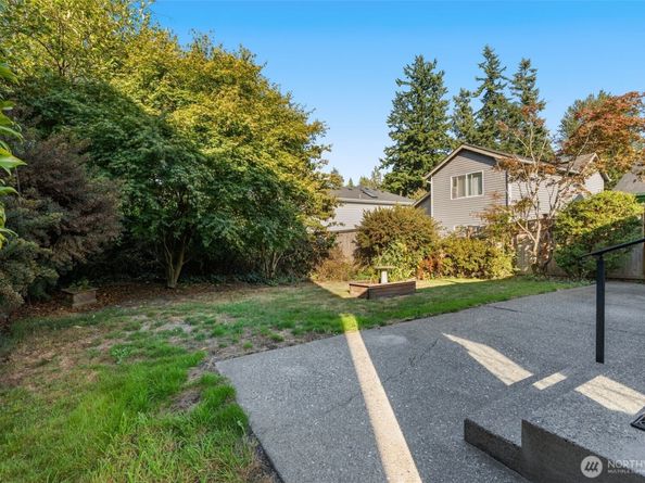 8229 1st Street SE, Lake Stevens WA 98258