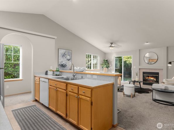 8229 1st Street SE, Lake Stevens WA 98258