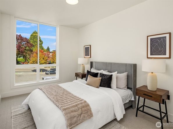4420 1st Avenue NE, Seattle WA 98105