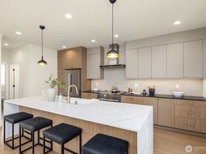 4420 1st Avenue NE, Seattle WA 98105
