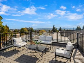 4420 1st Avenue NE, Seattle WA 98105