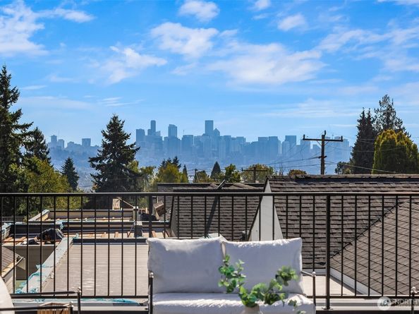 4420 1st Avenue NE, Seattle WA 98105