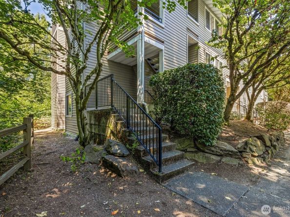 9822 NE 122nd Street U201, Kirkland WA 98034