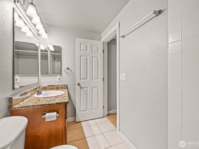 9822 NE 122nd Street U201, Kirkland WA 98034