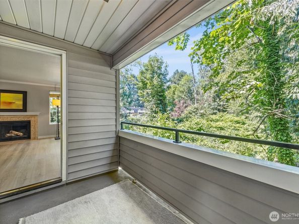 9822 NE 122nd Street U201, Kirkland WA 98034