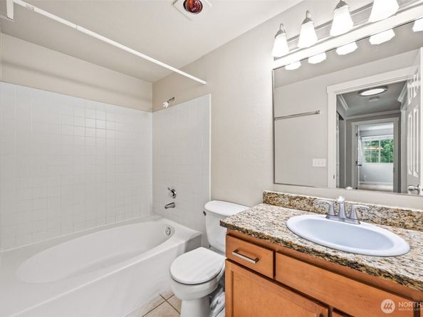 9822 NE 122nd Street U201, Kirkland WA 98034