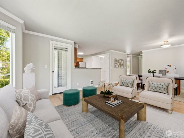 9822 NE 122nd Street U201, Kirkland WA 98034