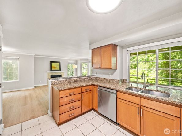 9822 NE 122nd Street U201, Kirkland WA 98034
