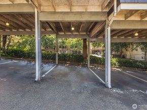 9822 NE 122nd Street U201, Kirkland WA 98034