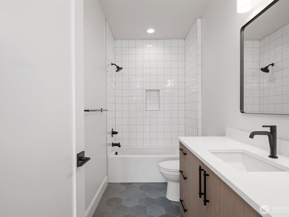 1831 4th Street A, Kirkland WA 98033