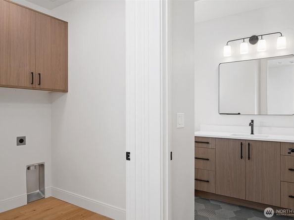 1831 4th Street A, Kirkland WA 98033