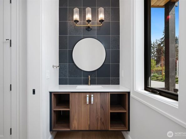 1831 4th Street A, Kirkland WA 98033