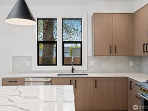 1831 4th Street A, Kirkland WA 98033