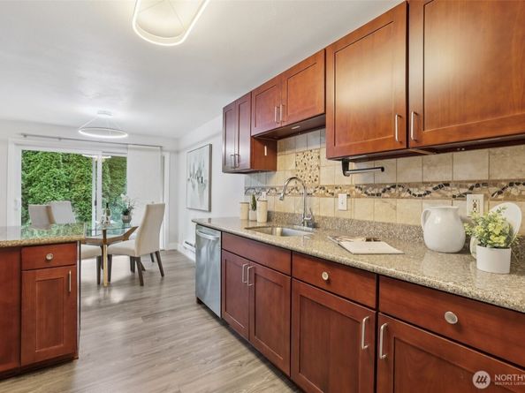 15214 NE 8th Street G14, Bellevue WA 98007