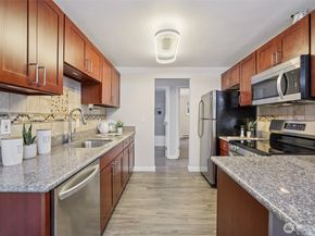 15214 NE 8th Street G14, Bellevue WA 98007