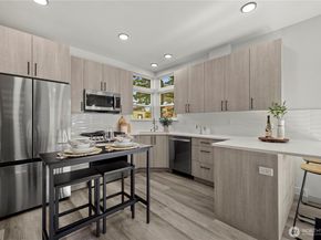 922 B N 35th Street, Seattle WA 98103