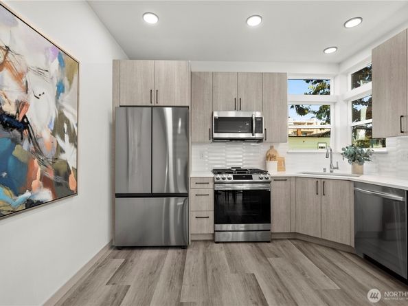 922 B N 35th Street, Seattle WA 98103