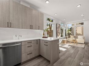 922 B N 35th Street, Seattle WA 98103