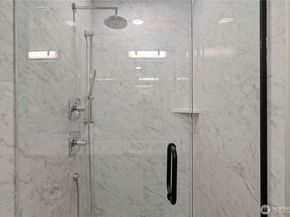 922 B N 35th Street, Seattle WA 98103