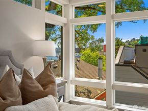 922 B N 35th Street, Seattle WA 98103