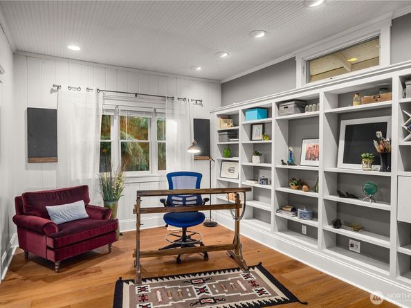 17453 SE 40th Place, Bellevue WA 98008