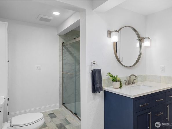 17453 SE 40th Place, Bellevue WA 98008
