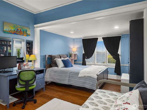 17453 SE 40th Place, Bellevue WA 98008