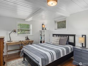 17453 SE 40th Place, Bellevue WA 98008