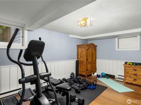17453 SE 40th Place, Bellevue WA 98008