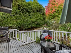 17453 SE 40th Place, Bellevue WA 98008