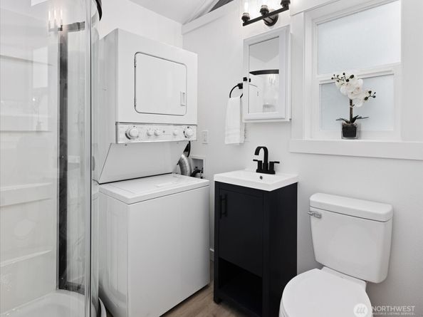 10439 17th Avenue SW, Seattle WA 98146