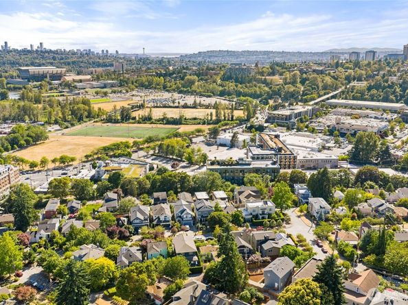 4812 33rd Ave NE, Seattle WA 98105
