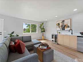 4812 33rd Ave NE, Seattle WA 98105