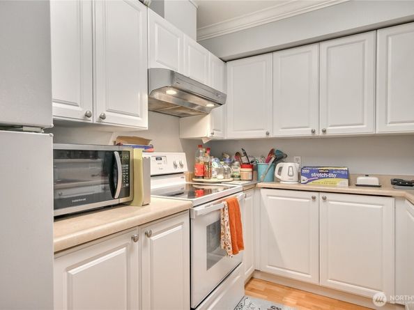 33020 10th Avenue SW C203, Federal Way WA 98023