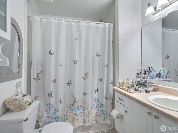 33020 10th Avenue SW C203, Federal Way WA 98023