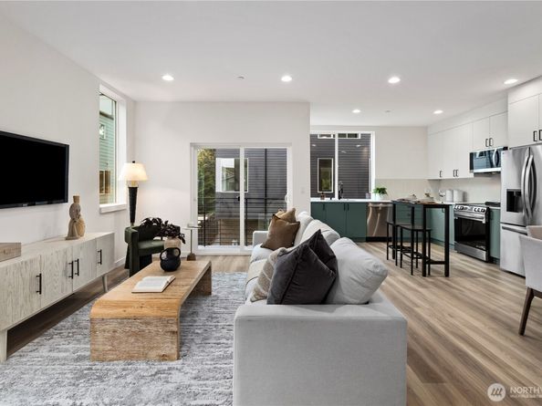 1913 A N 120th Street, Seattle WA 98133