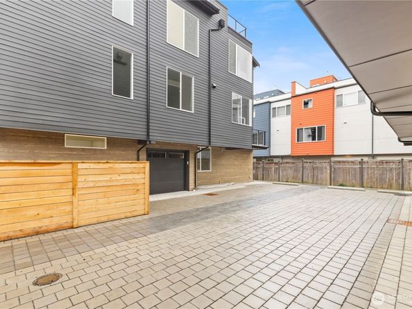 1913 A N 120th Street, Seattle WA 98133