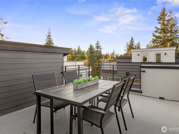 1913 A N 120th Street, Seattle WA 98133