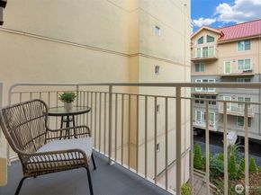 11004 NE 11th Street 407, Bellevue WA 98004