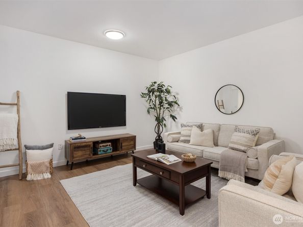 11004 NE 11th Street 407, Bellevue WA 98004