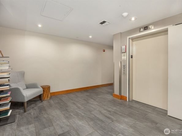 11004 NE 11th Street 407, Bellevue WA 98004