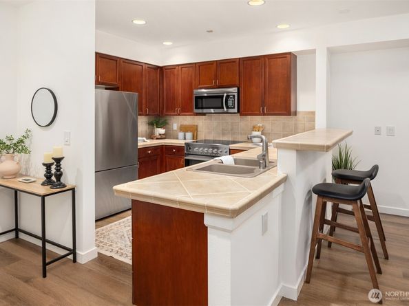 11004 NE 11th Street 407, Bellevue WA 98004