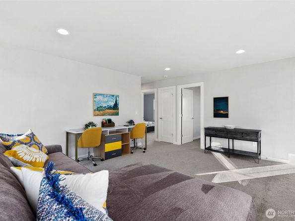 9802 5th Lane SW 17, Seattle WA 98106