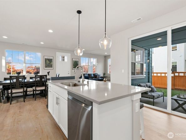 9802 5th Lane SW 17, Seattle WA 98106