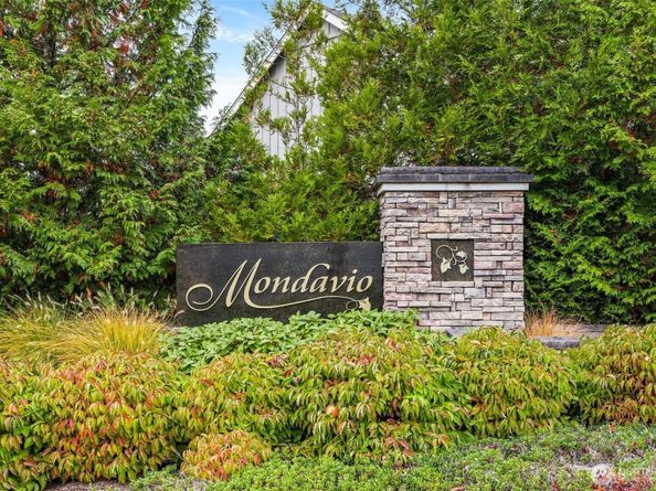 10260 157th Place NE 101, Redmond WA 98052