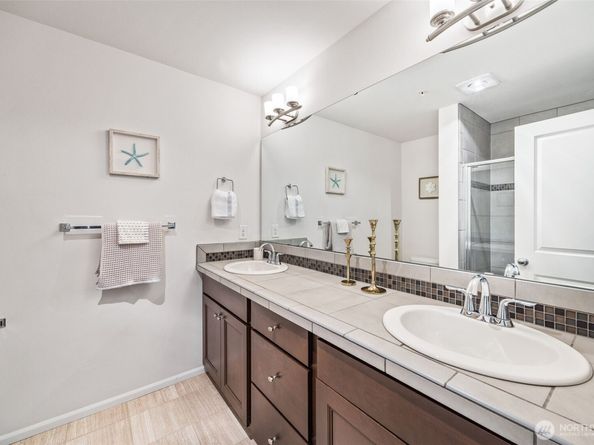 10260 157th Place NE 101, Redmond WA 98052