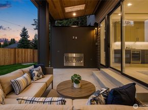 13698 NE 83rd Street, Redmond WA 98052