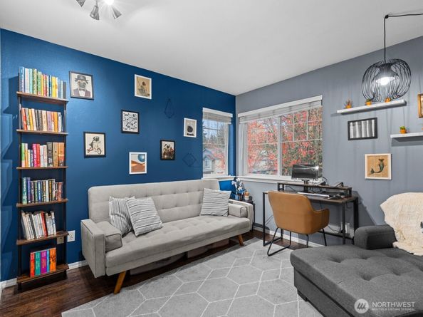 4612 NE 6th Place, Renton WA 98059