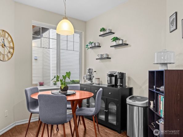 4612 NE 6th Place, Renton WA 98059