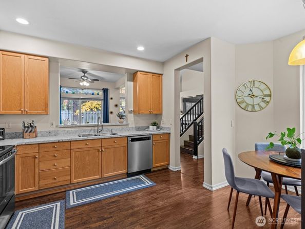 4612 NE 6th Place, Renton WA 98059